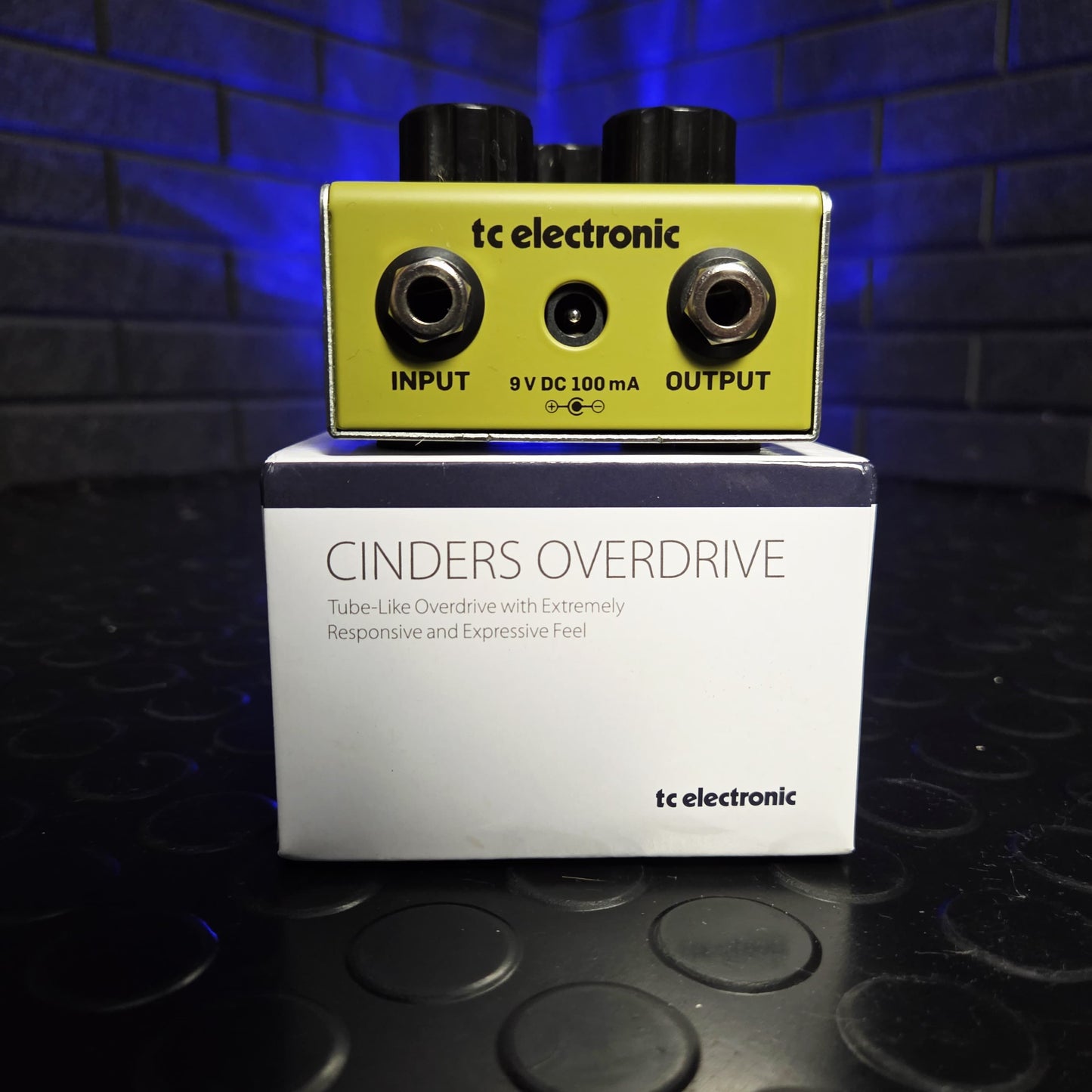 TC ELECTRONIC CINDERS OVERDRIVE GUITAR EFFECTS PEDAL