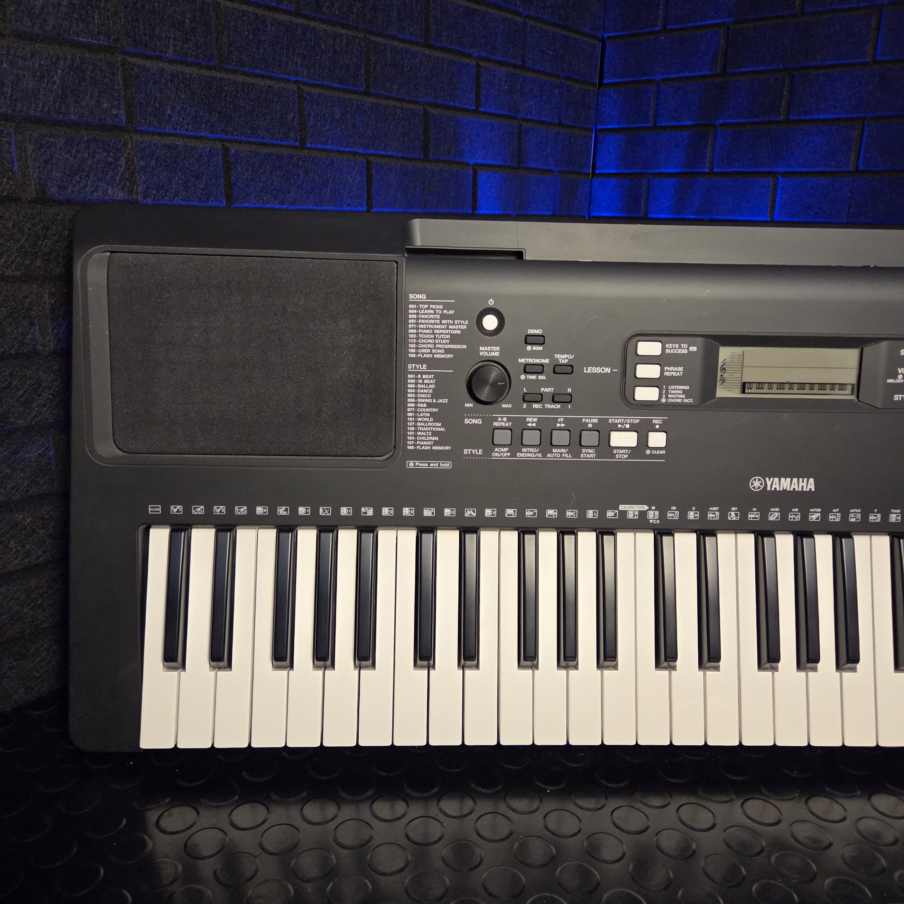 YAMAHA PSR E363 61 KEY ELECTRONIC KEYBOARD