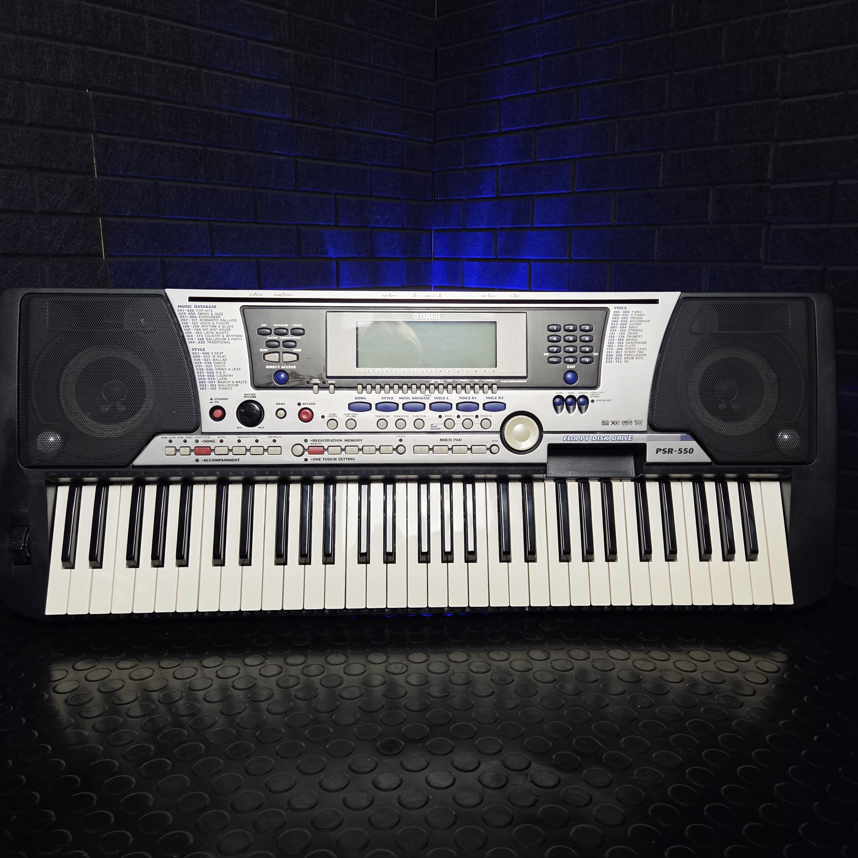 YAMAHA PSR550 PORTATONE 61 KEY MIDI KEYBOARD SYNTH