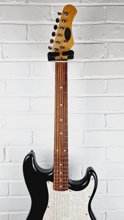 STAGG TOM DELONGE STYLE STRATOCASTER BLACK ELECTRIC GUITAR