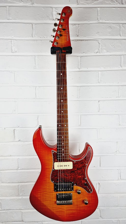 YAMAHA PACIFICA PA611HFM LIGHT AMBER BURST ELECTRIC GUTIAR
