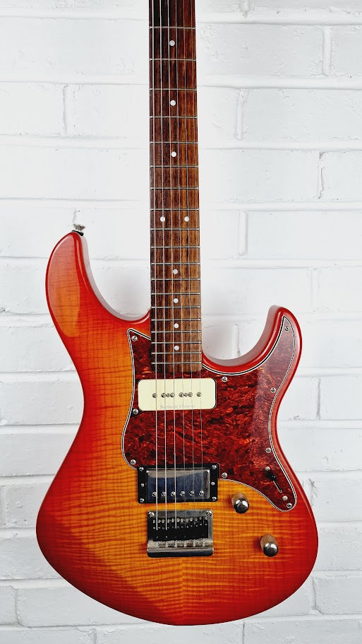 YAMAHA PACIFICA PA611HFM LIGHT AMBER BURST ELECTRIC GUTIAR