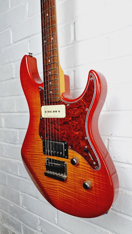 YAMAHA PACIFICA PA611HFM LIGHT AMBER BURST ELECTRIC GUTIAR