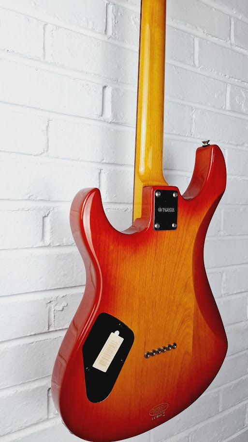 YAMAHA PACIFICA PA611HFM LIGHT AMBER BURST ELECTRIC GUTIAR