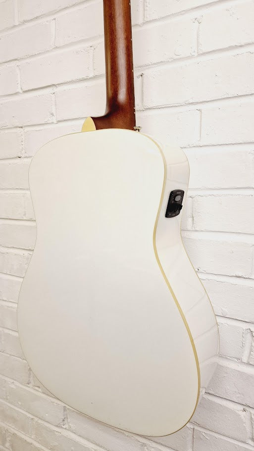 FENDER MALIBU PLAYER ARG WN ARCTIC GOLD ELECTRO ACOUSTIC GUITAR