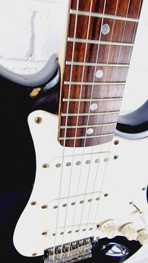 FENDER SQUIRE 1999 AFFINITY SERIES STRATOCASTER BLACK ELECTRIC GUITAR