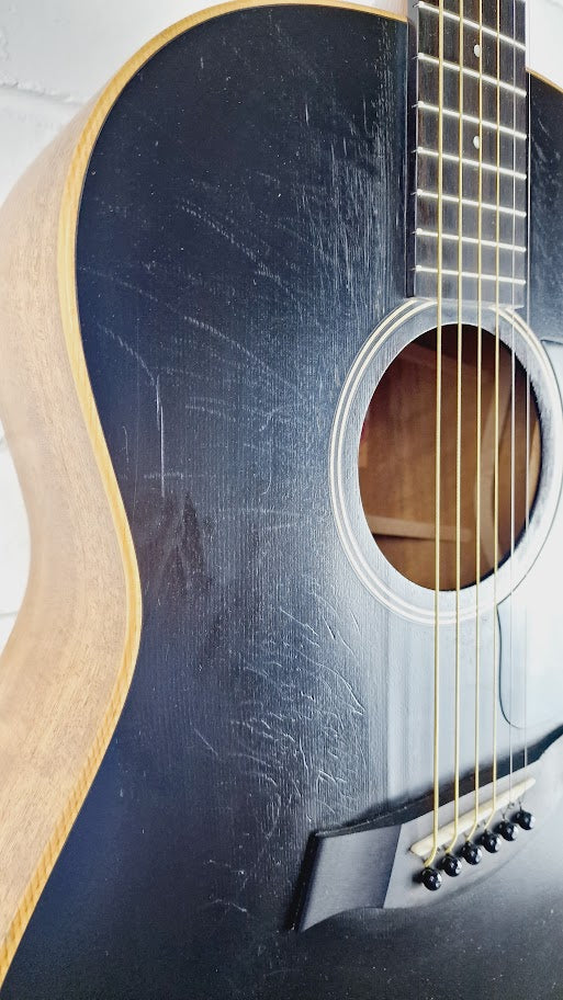 TAYLOR AD17E GRAND PACIFIC BLACKTOP ELECTRO ACOUSTIC GUITAR + TAYLOR CASE