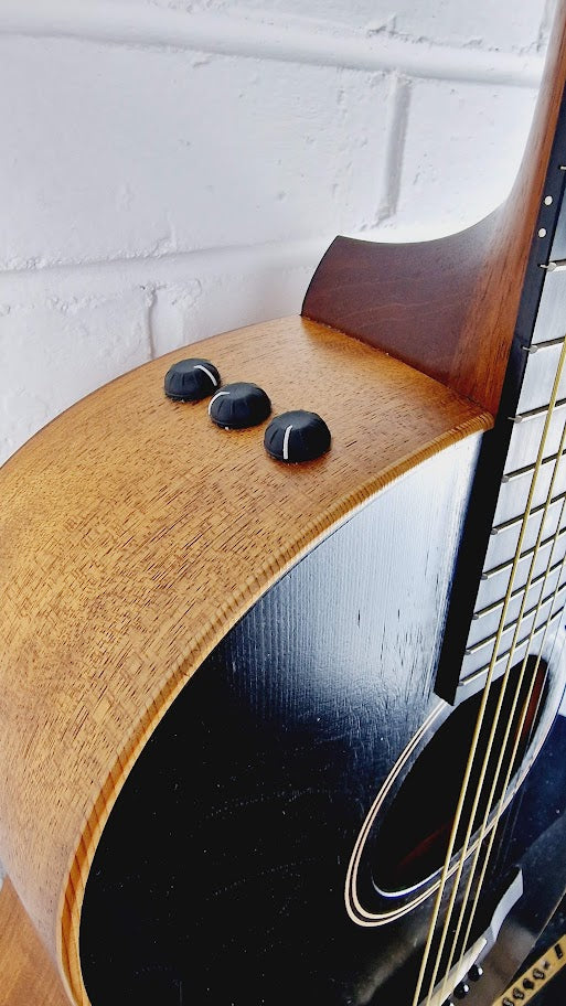 TAYLOR AD17E GRAND PACIFIC BLACKTOP ELECTRO ACOUSTIC GUITAR + TAYLOR CASE