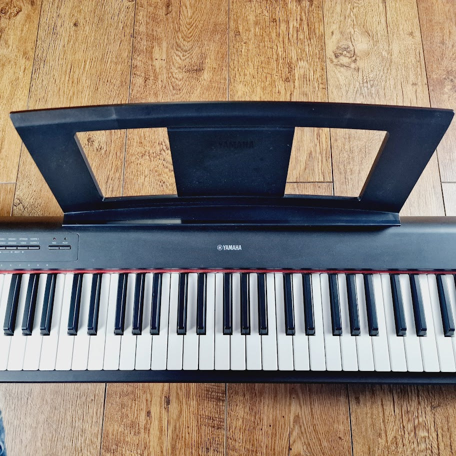 YAMAHA NP12 PIAGGERO 61 KEY BLACK KEYBOARD