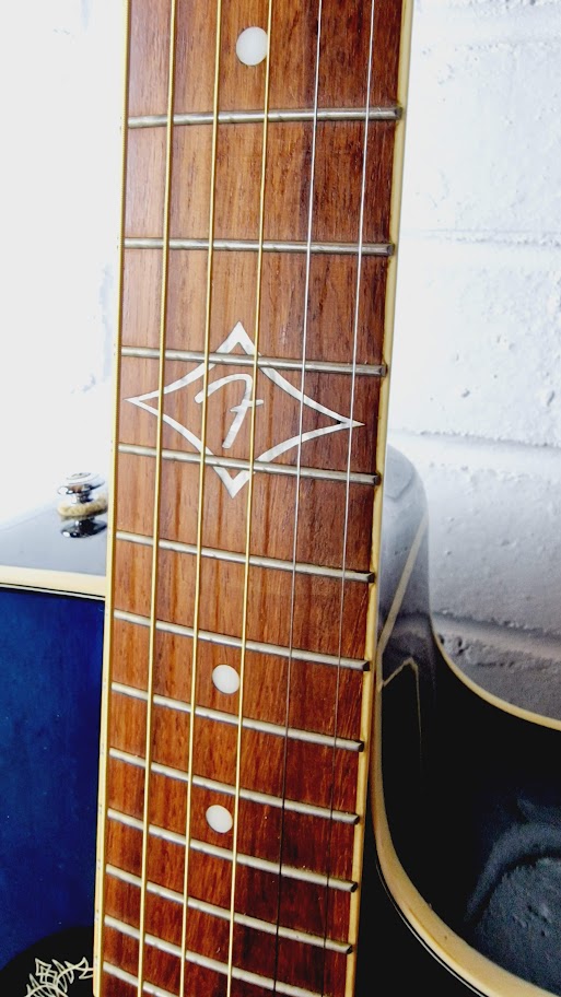 FENDER T BUCKET 300CE TBL TRANS BLUE ELECTRO ACOUSTIC GUITAR