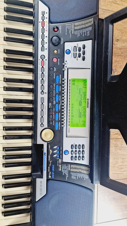 YAMAHA PORTATONE PSR540 61 KEY KEYBOARD