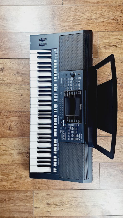 YAMAHA PSR-S750 ARRANGER WORKSTATION KEYBOARD