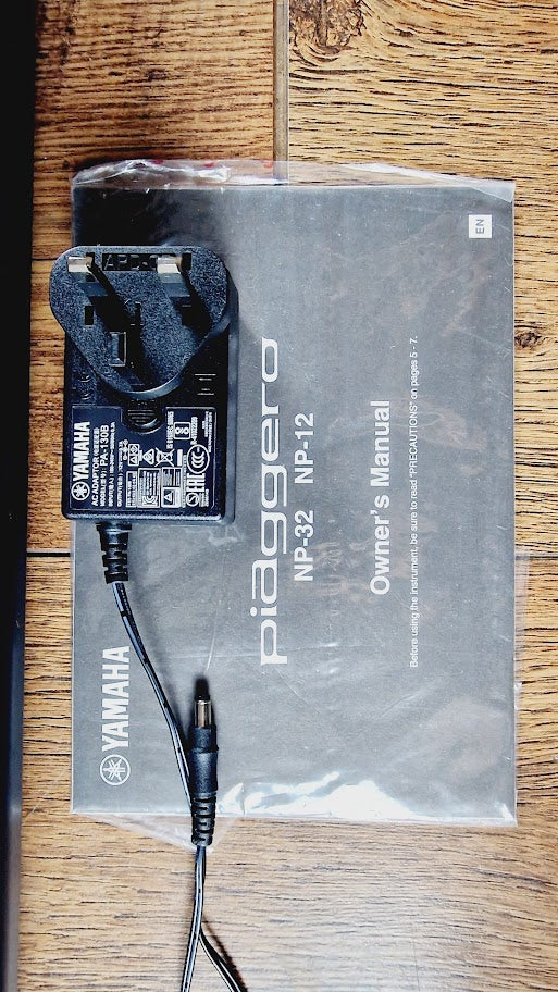 YAMAHA PIAGGERO NP-12B 61 KEY BLACK KEYBOARD *BOXED*