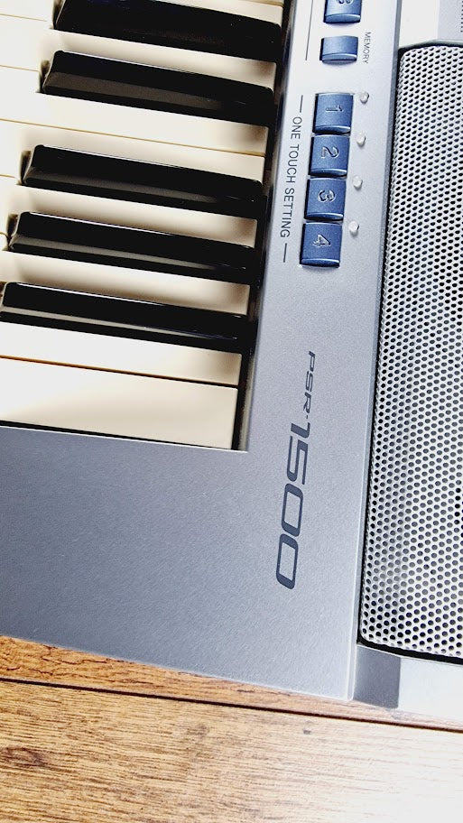 YAMAHA PSR1500 61 KEY KEYBOARD + POWER SUPPLY