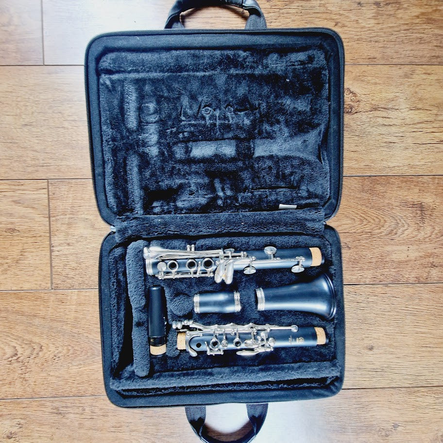 YAMAHA YCL-255 Bb CLARINET + ACCESSORIES