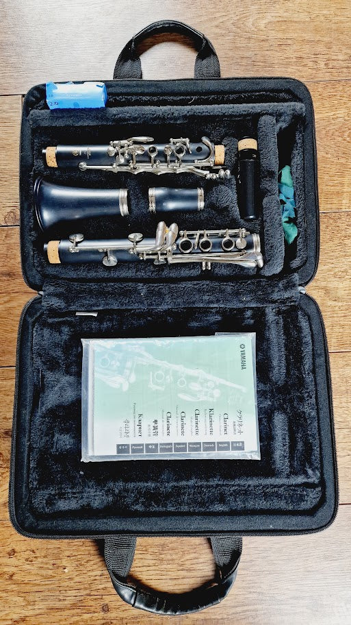 YAMAHA YCL-255 Bb CLARINET + ACCESSORIES