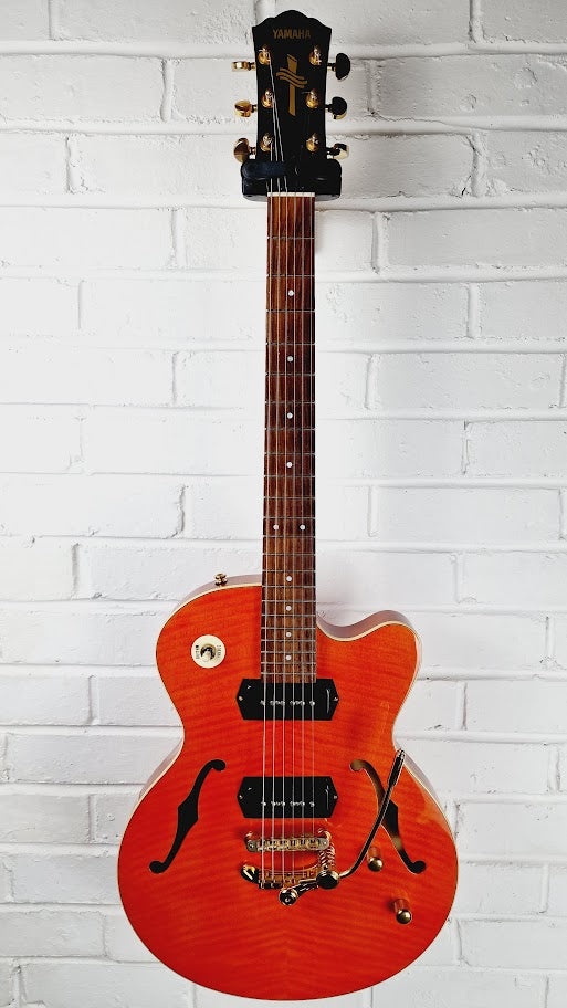 YAMAHA AEX 502 SEMI HOLLOW ORANGE ELECTRIC GUITAR + HARD CASE