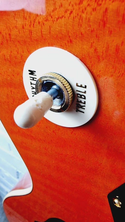 YAMAHA AEX 502 SEMI HOLLOW ORANGE ELECTRIC GUITAR + HARD CASE