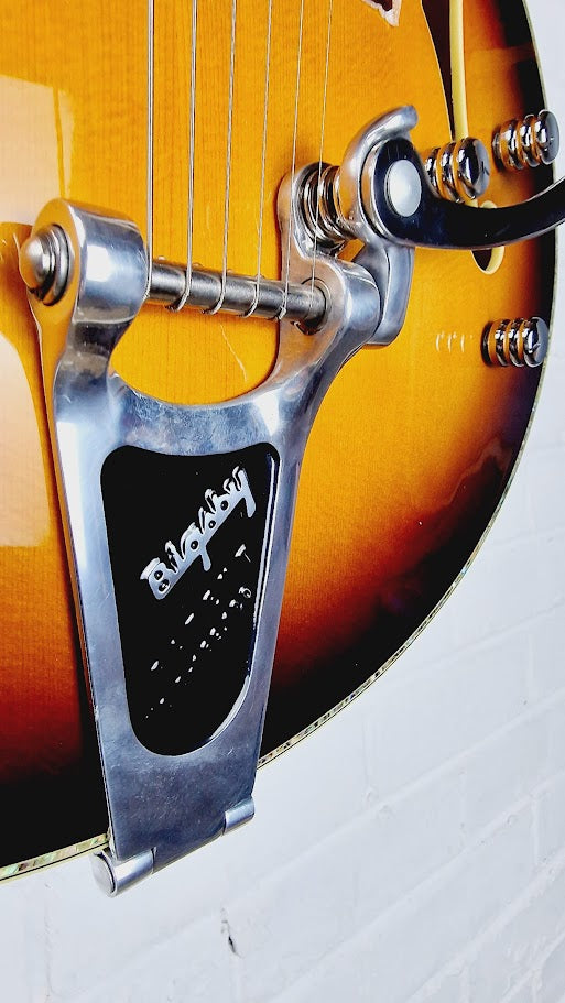 PEAVEY ROCKINGHAM B6 SUNBURST ELECTRIC GUITAR + GATOR EXTREME HARD CASE
