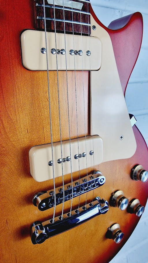 GIBSON LES PAUL 60S TRIBUTE P90 WORN HONEYBURST 2011 + GIBSON CASE