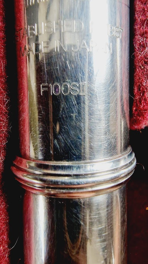 YAMAHA F100SII SILVER PLATED FLUTE AND CASE