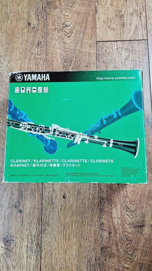 YAMAHA YCL255S CLARINET WITH CASE AND ORIGINAL BOX