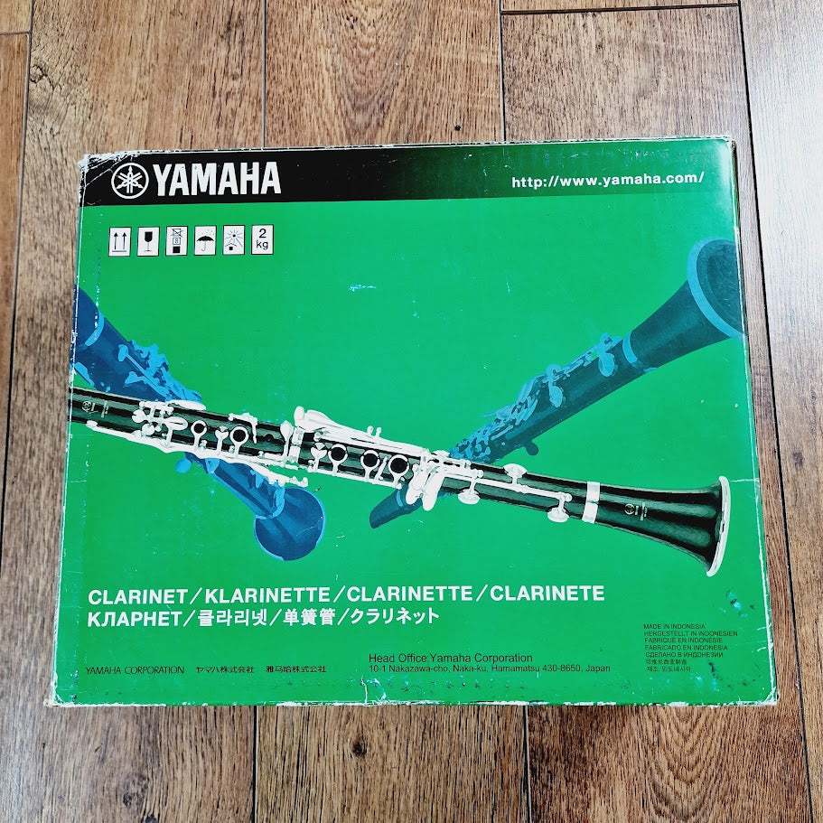 YAMAHA YCL255S CLARINET WITH CASE AND ORIGINAL BOX
