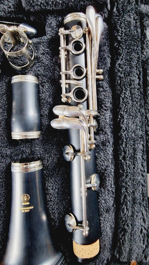 YAMAHA YCL255S CLARINET WITH CASE AND ORIGINAL BOX