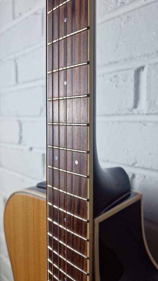 YAMAHA APX600 ELECTRO ACOUSTIC NATURAL GUITAR