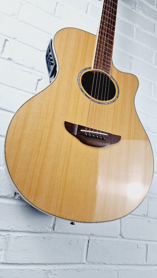 YAMAHA APX600 ELECTRO ACOUSTIC NATURAL GUITAR