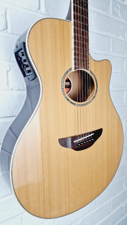 YAMAHA APX600 ELECTRO ACOUSTIC NATURAL GUITAR