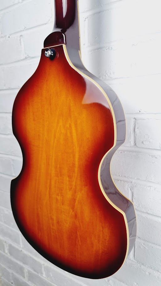TANGLEWOOD RVB-2 VIOLIN BASS SUNBURST GUITAR AND HARD CASE