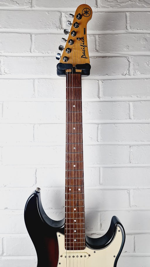 YAMAHA PACIFICA 112V OLD VIOLIN SUNBURST ELECRIC GUITAR