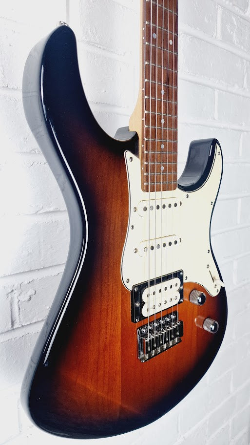 YAMAHA PACIFICA 112V OLD VIOLIN SUNBURST ELECRIC GUITAR