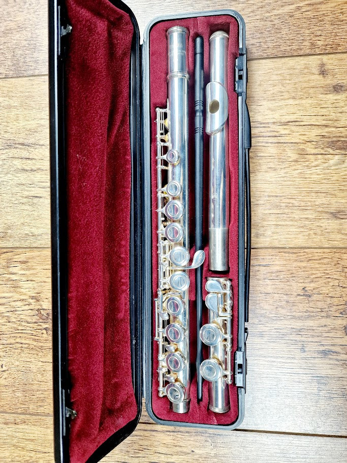 YAMAHA 211SII SILVER PLATED FLUTE AND CASE