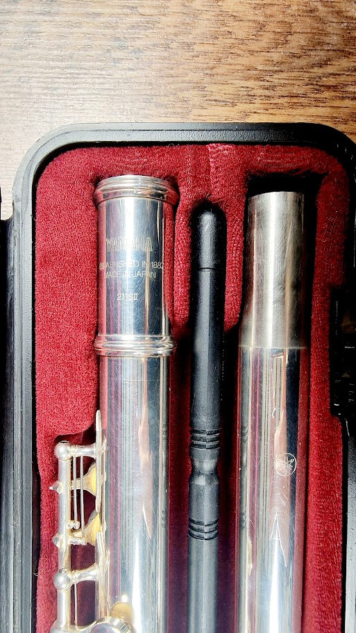 YAMAHA 211SII SILVER PLATED FLUTE AND CASE