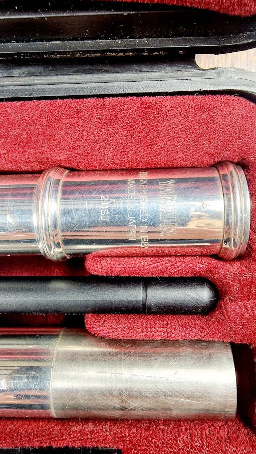 YAMAHA 211SII SILVER PLATED FLUTE AND CASE