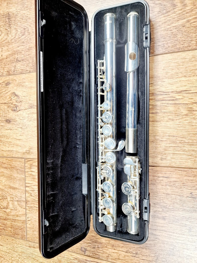 YAMAHA YFL 212 FLUTE WITH ORIGINAL BOX, CARRY CASE AND HARD CASE