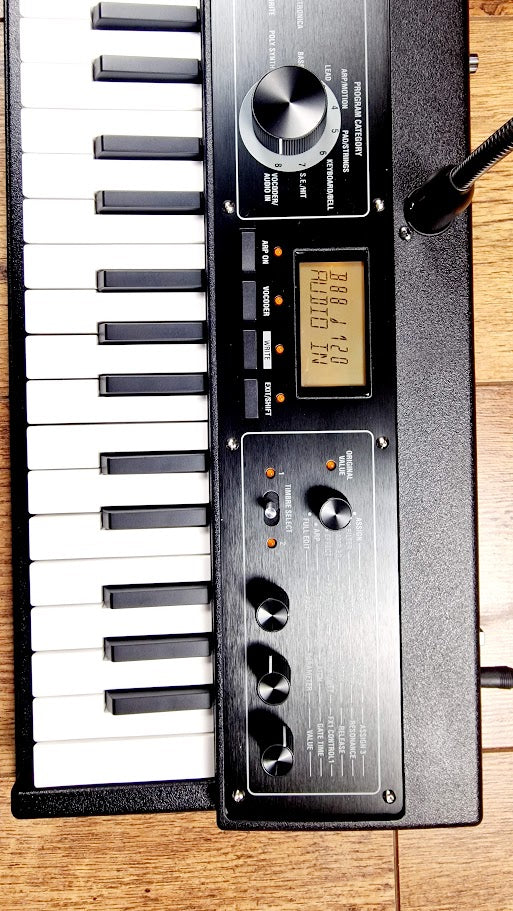 KORG MICROKORG XL+ SYNTHESIZER / VOCODER + OFFICIAL CASE