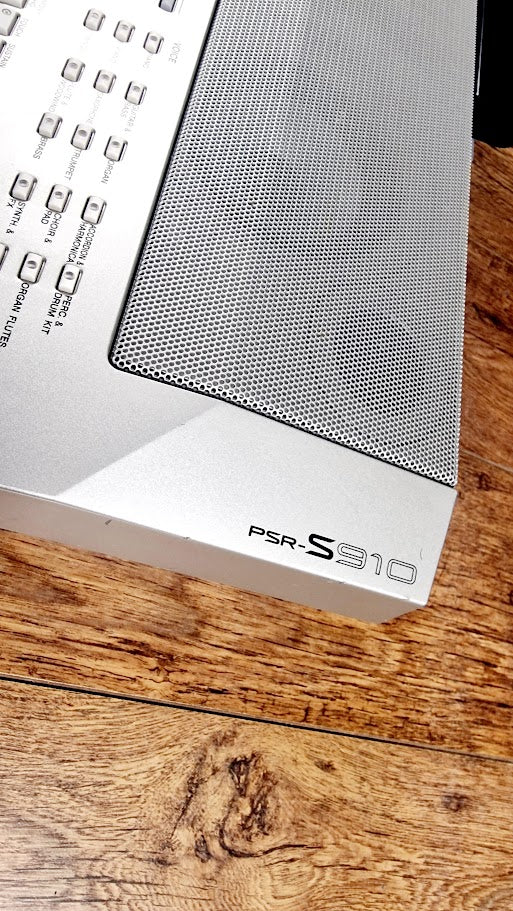 YAMAHA PSR S910 61 KEYS KEYBOARD ARRANGER WORKSTATION