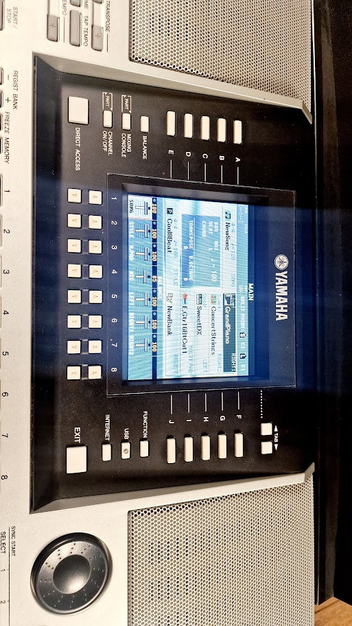 YAMAHA PSR S910 61 KEYS KEYBOARD ARRANGER WORKSTATION