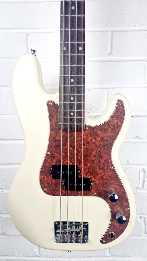 JIM DEACON VINTAGE WHITE 4 STRING SHORT SCALE PRECISION BASS GUITAR