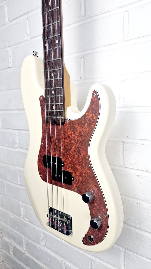 JIM DEACON VINTAGE WHITE 4 STRING SHORT SCALE PRECISION BASS GUITAR