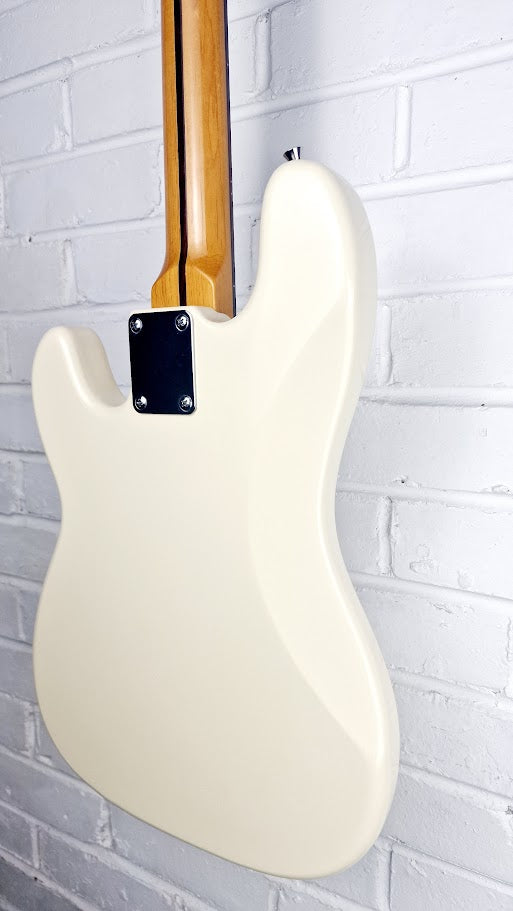 JIM DEACON VINTAGE WHITE 4 STRING SHORT SCALE PRECISION BASS GUITAR