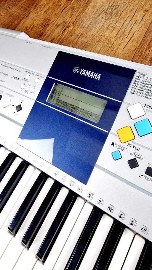 YAMAHA E323 61 KEY KEYBOARD + POWER SUPPLY