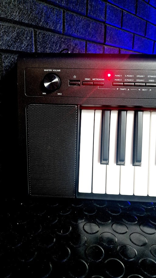 YAMAHA PIAGGERO NP32 76 KEY KEYBOARD + POWER SUPPLY
