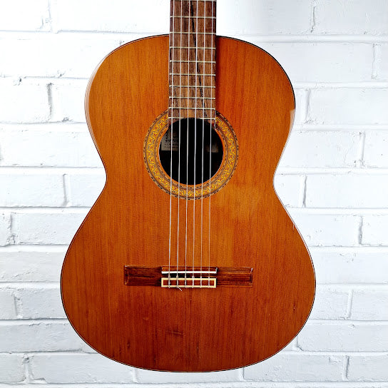 VINTAGE CUENCA 40P CLASSICAL GUITAR