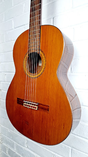 VINTAGE CUENCA 40P CLASSICAL GUITAR