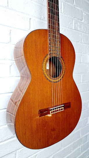 VINTAGE CUENCA 40P CLASSICAL GUITAR