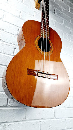VINTAGE CUENCA 40P CLASSICAL GUITAR